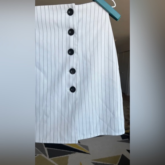 Mini skirt - Picture 9 of 9